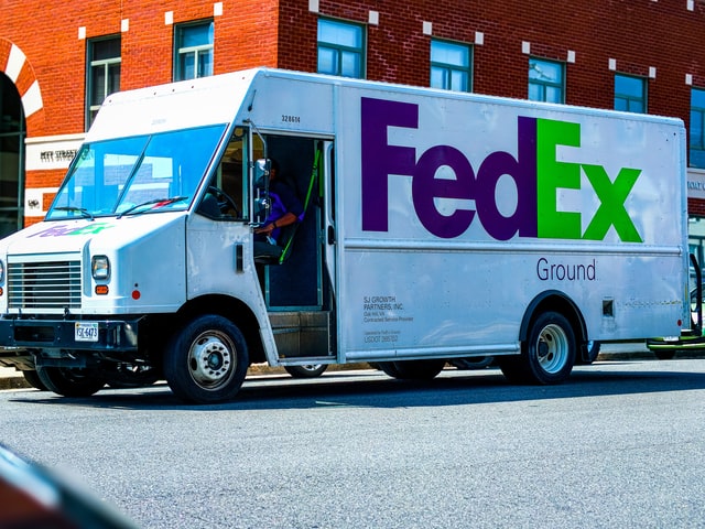 FedEx vehicle graphics in Jacksonville, FL