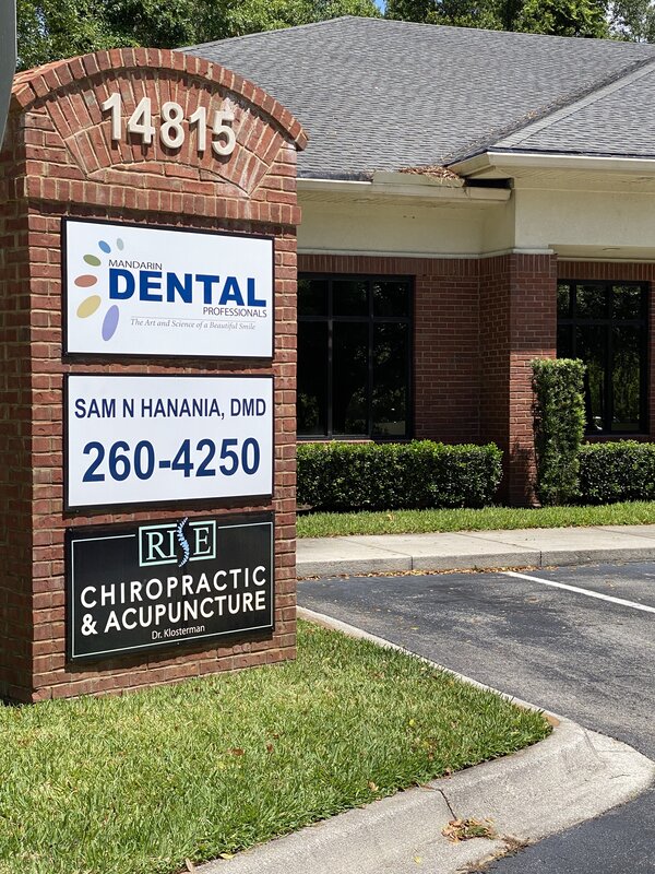 Custom pylon sign of Mandarin dental in Florida